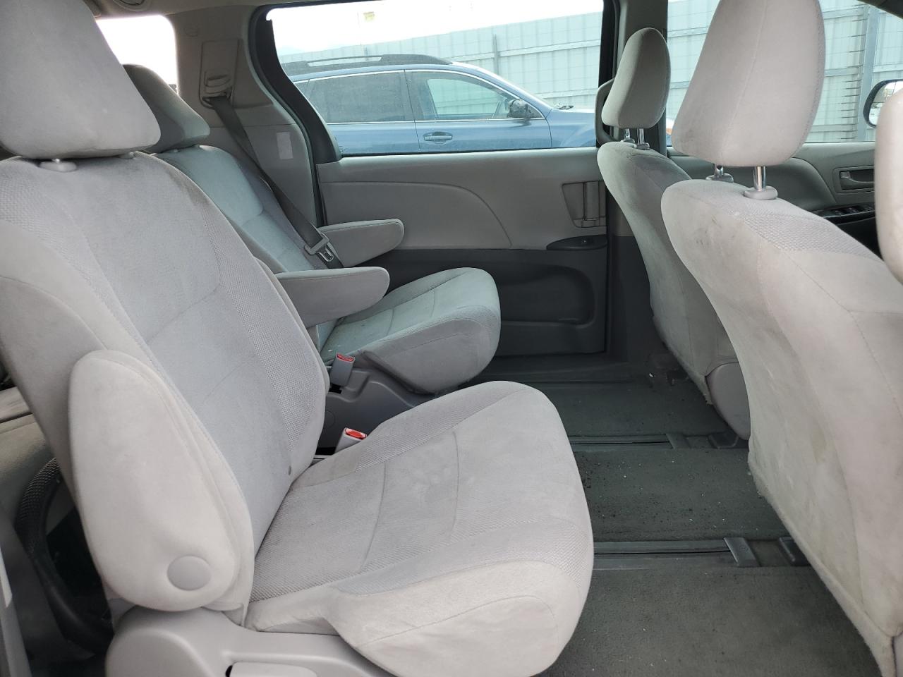 2016 Toyota Sienna VIN: 5TDZK3DC6GS735063 Lot: 63901565