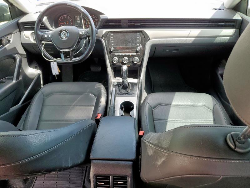  VOLKSWAGEN PASSAT 2020 Серый