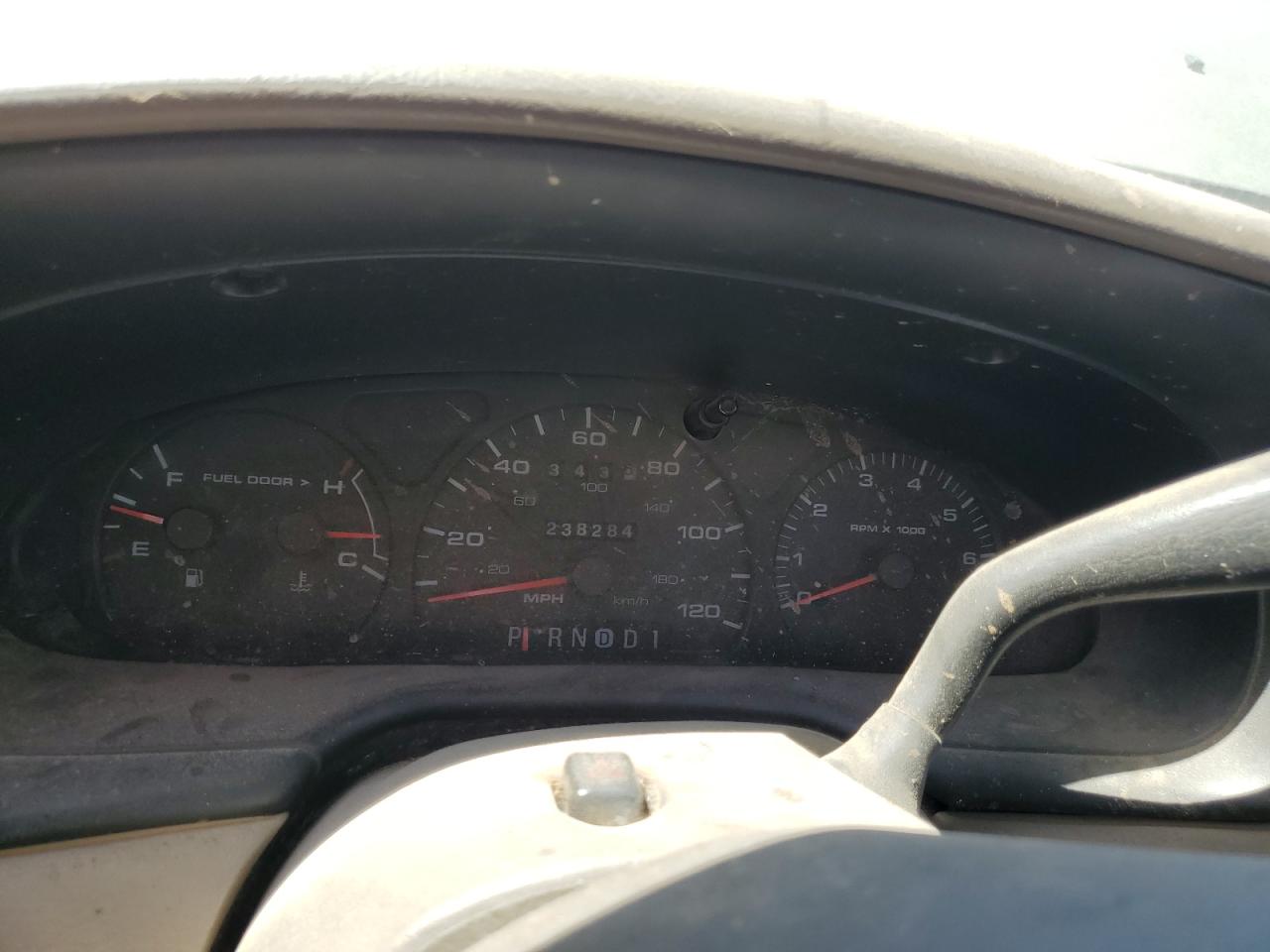 2002 Ford Taurus Se VIN: 1FAFP53U62A165684 Lot: 63800415