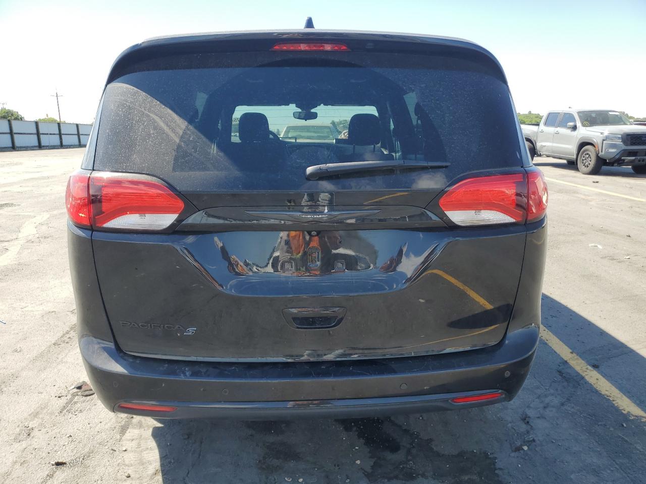 2018 Chrysler Pacifica Touring Plus VIN: 2C4RC1FG2JR287356 Lot: 63266475