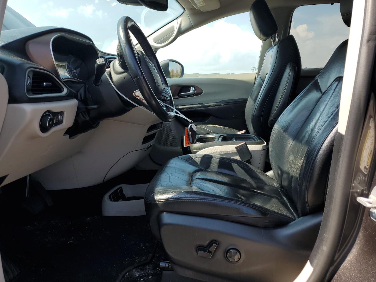 2019 Chrysler Pacifica Touring L VIN: 2C4RC1BG0KR730546 Lot: 61416855