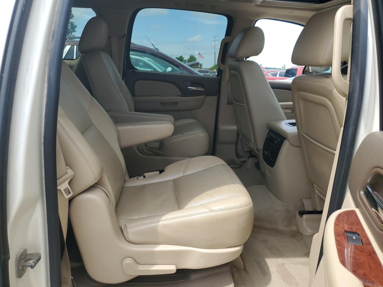 2013 Chevrolet Suburban K1500 Ltz VIN: 1GNSKKE72DR264415 Lot: 62958125