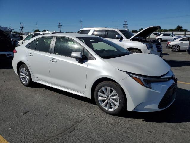  TOYOTA COROLLA 2025 Белы