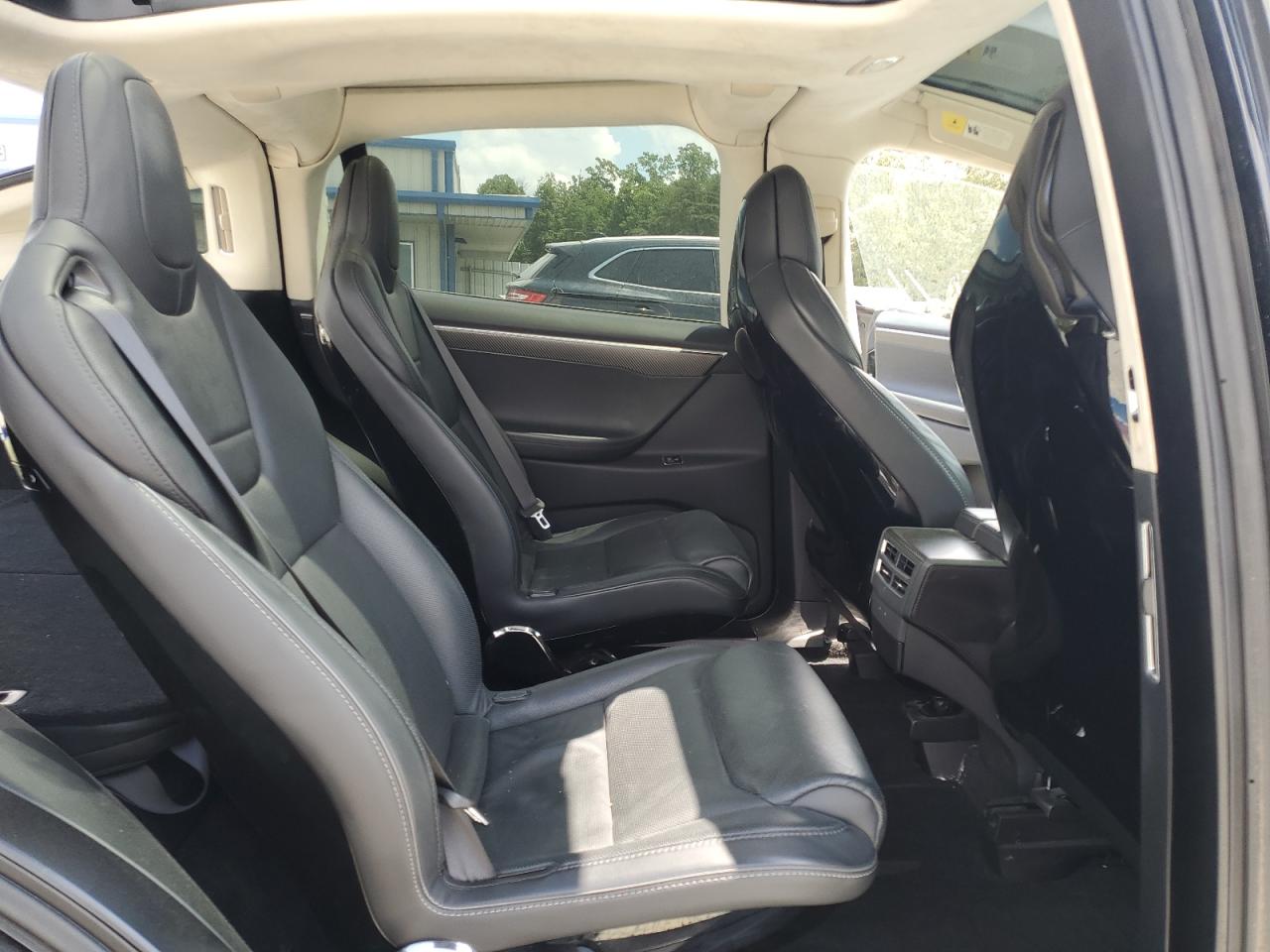 5YJXCBE25HF037876 2017 Tesla Model X