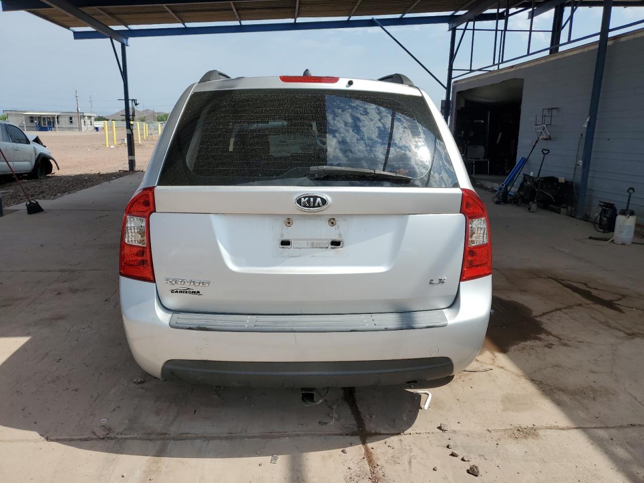 2008 Kia Rondo Base VIN: KNAFG525087199692 Lot: 65230255