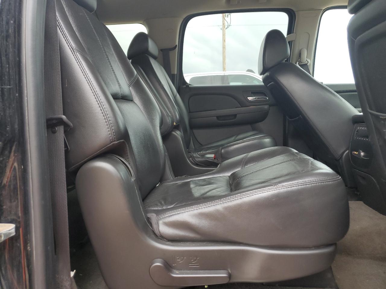 2007 Chevrolet Suburban K2500 VIN: 3GNGK26K77G308843 Lot: 63867775