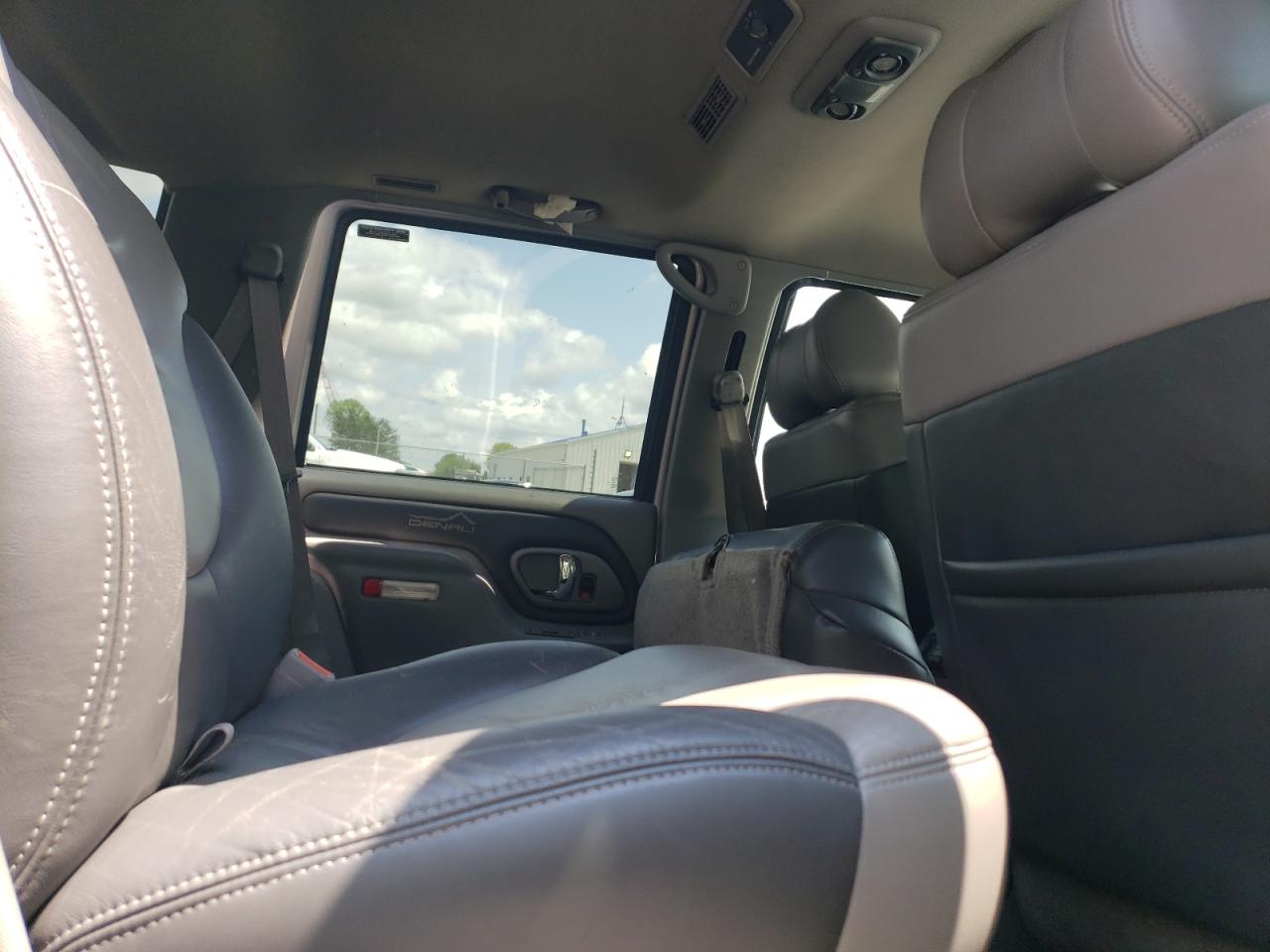 2000 GMC Yukon Denali VIN: 1GKEK13R9YR109780 Lot: 64987445