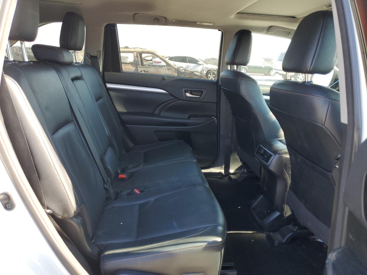 2017 Toyota Highlander Se VIN: 5TDJZRFHXHS417209 Lot: 64847585
