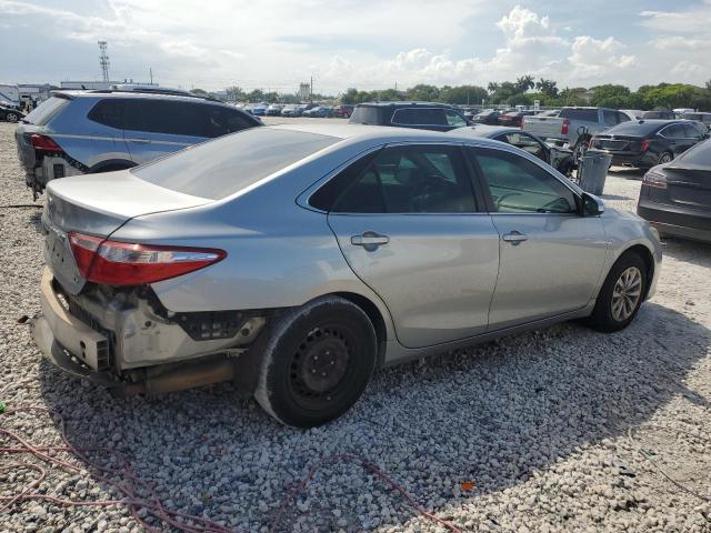  TOYOTA CAMRY 2016 Srebrny