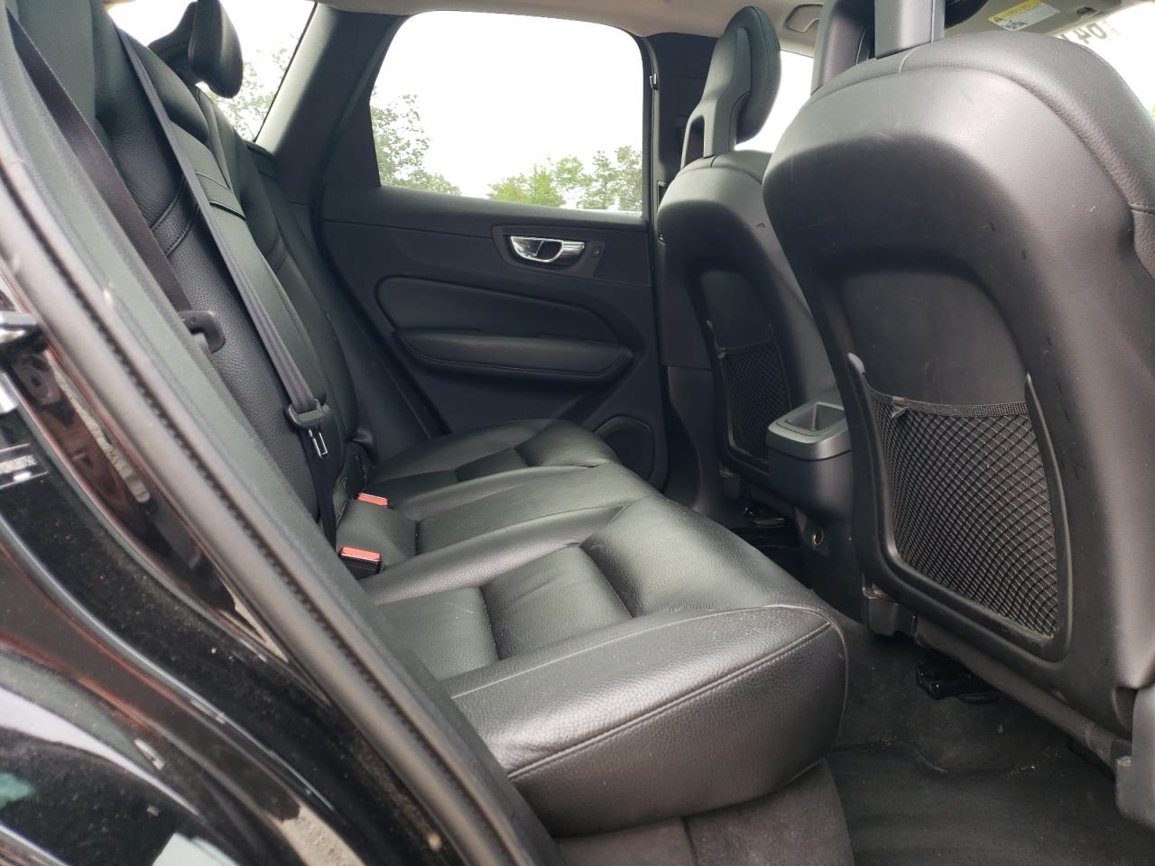 2018 Volvo Xc60 T5 VIN: LYV102RK0JB077542 Lot: 64131645