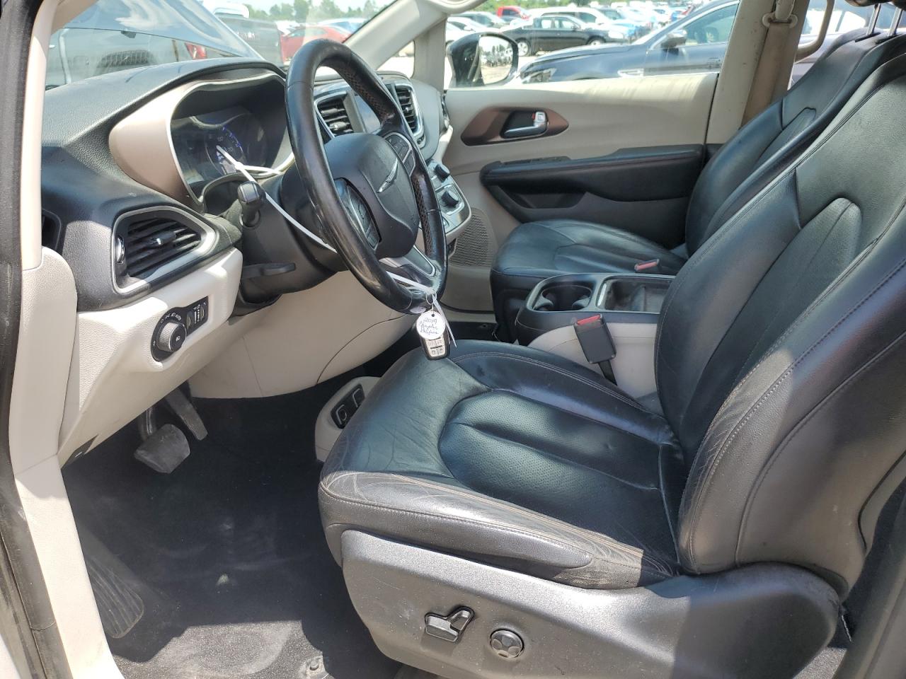 2019 Chrysler Pacifica Touring L VIN: 2C4RC1BG3KR613110 Lot: 65047575