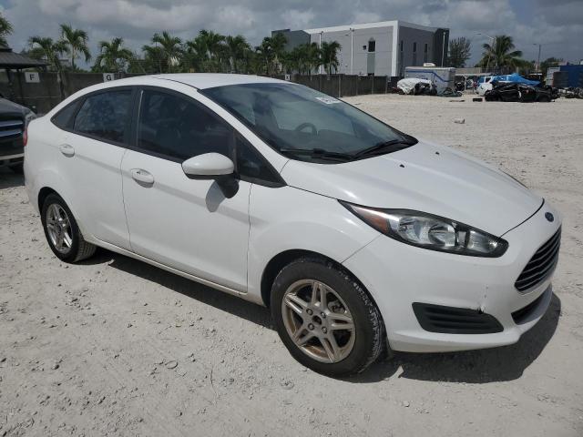  FORD FIESTA 2017 Белы