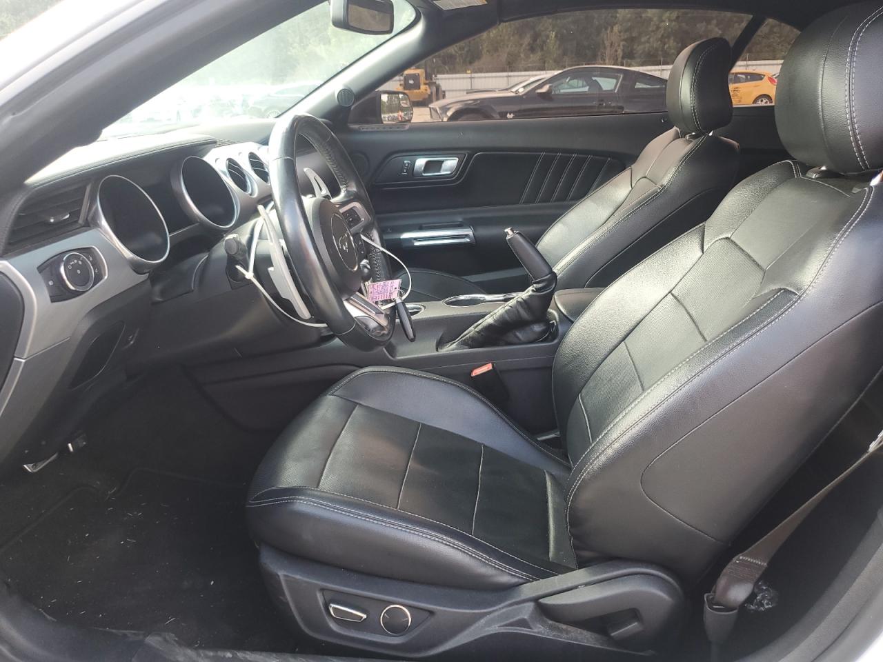 2018 Ford Mustang VIN: 1FATP8UH5J5177421 Lot: 62783235