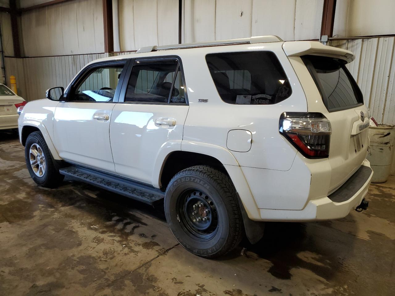 2018 Toyota 4Runner Sr5/Sr5 Premium white null gas JTEBU5JR9J5558999 photo #3