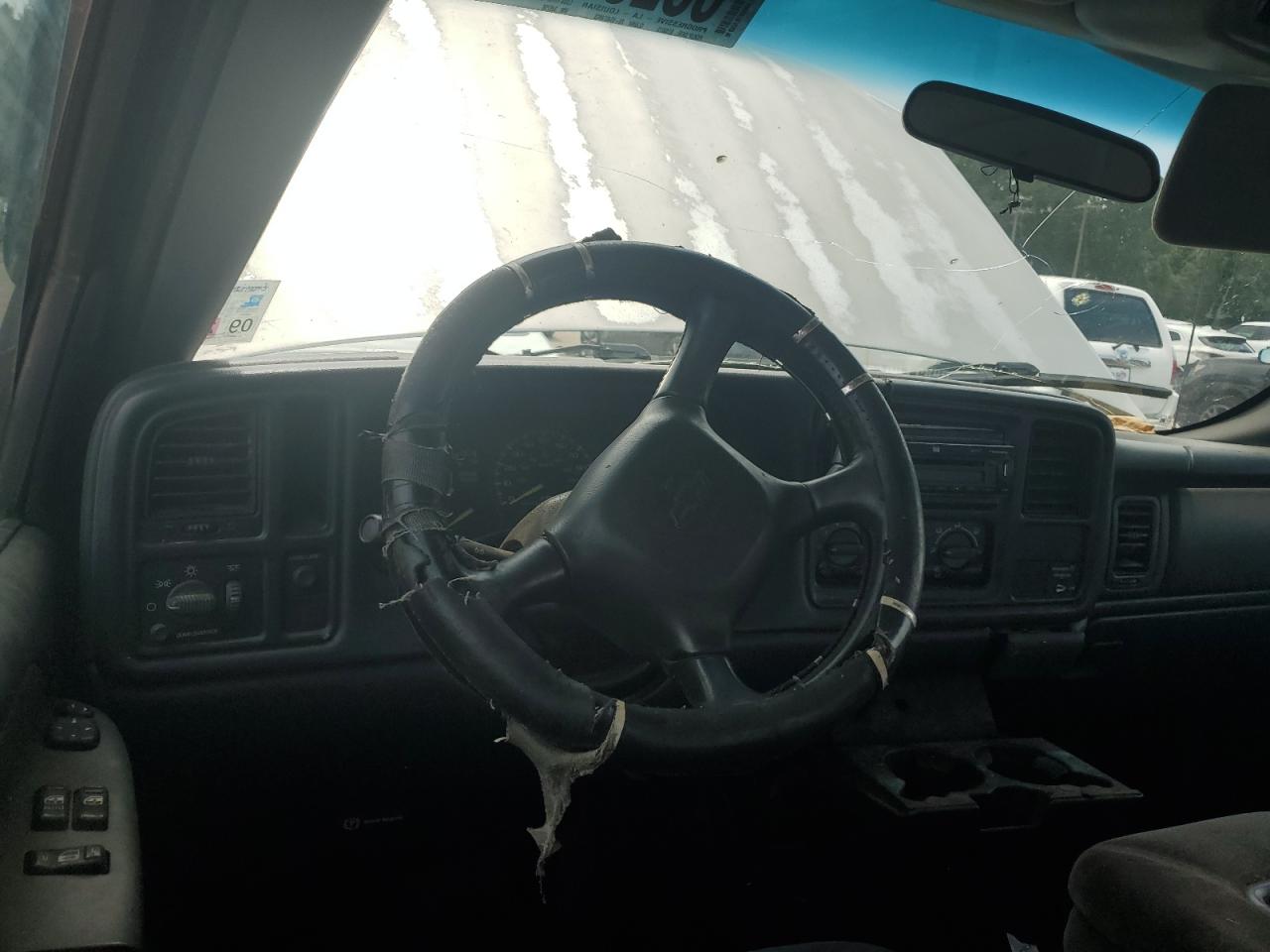2000 Chevrolet Silverado C1500 VIN: 2GCEC19T7Y1349298 Lot: 63292105