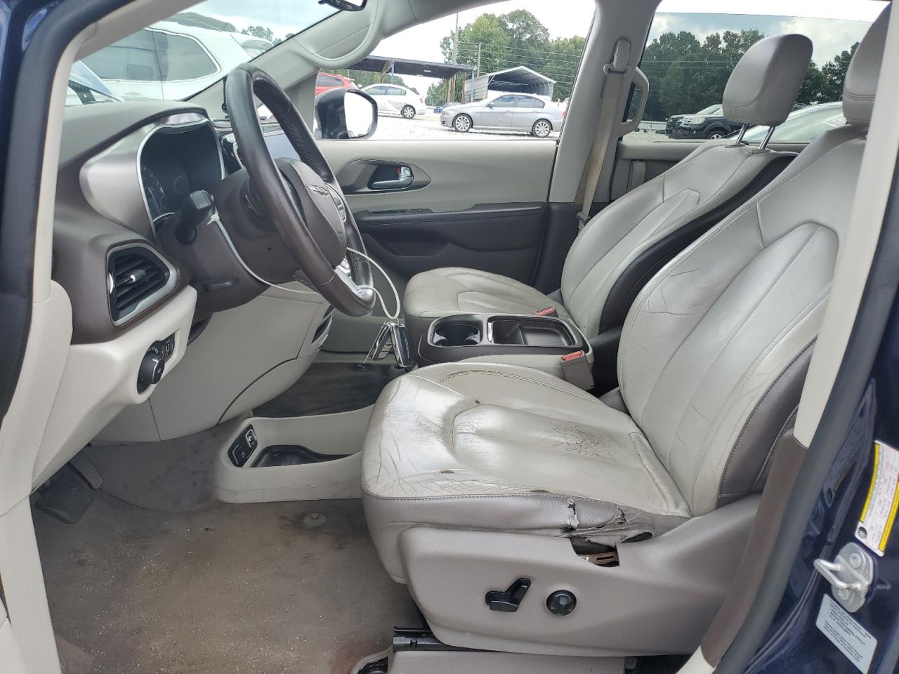 2017 Chrysler Pacifica Touring L VIN: 2C4RC1BG5HR796910 Lot: 62121855