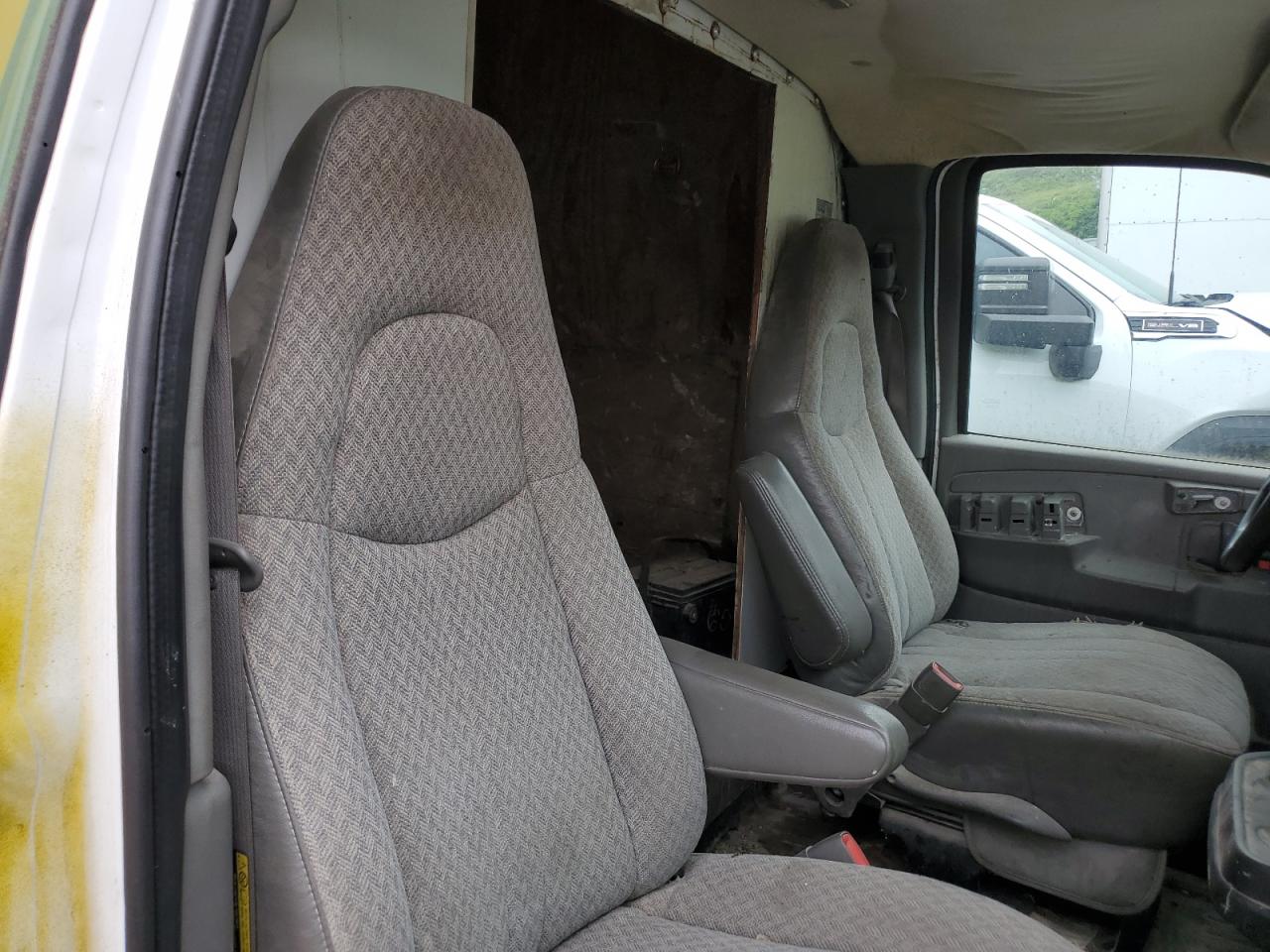 2006 GMC Savana Cutaway G3500 VIN: 1GDJG31U761138541 Lot: 64649235