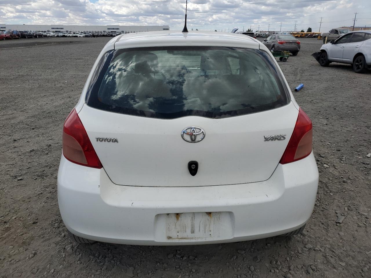 2008 Toyota Yaris VIN: JTDJT923X85197040 Lot: 64331645