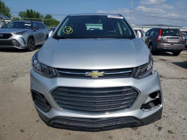  CHEVROLET TRAX 2018 Srebrny