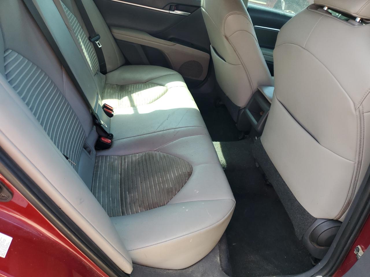 2018 Toyota Camry L VIN: 4T1B11HK2JU673184 Lot: 65815225