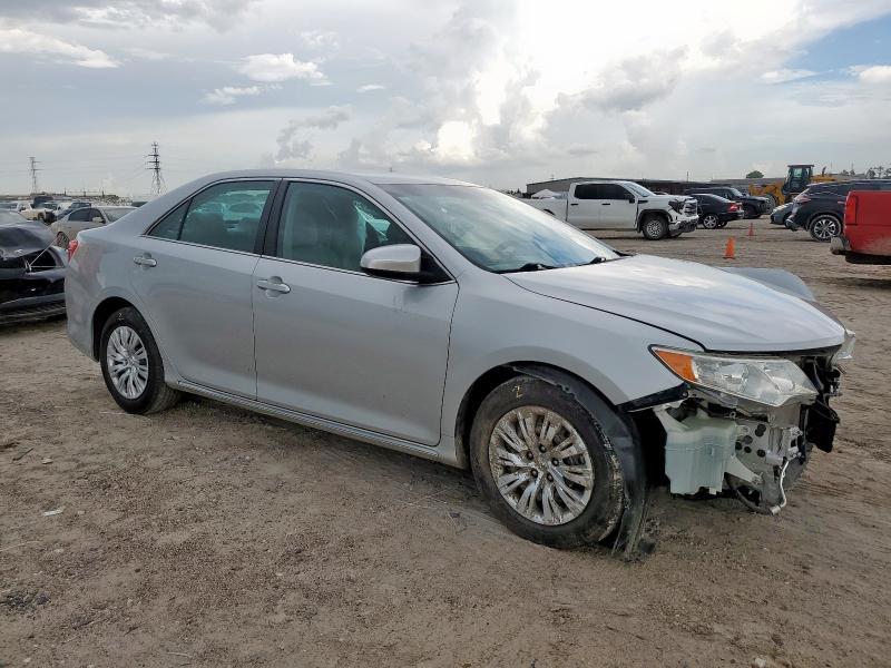  TOYOTA CAMRY 2014 Серебристый