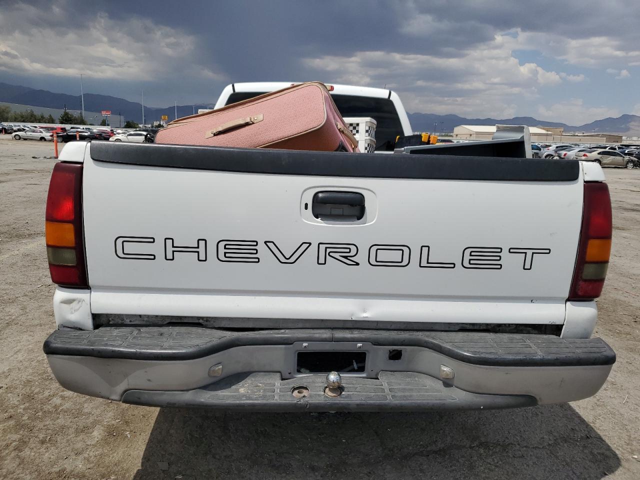 2000 Chevrolet Silverado C1500 VIN: 1GCEC14W4YE217549 Lot: 65739615