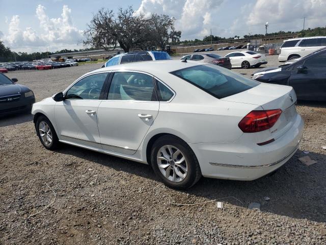  VOLKSWAGEN PASSAT 2016 Белы