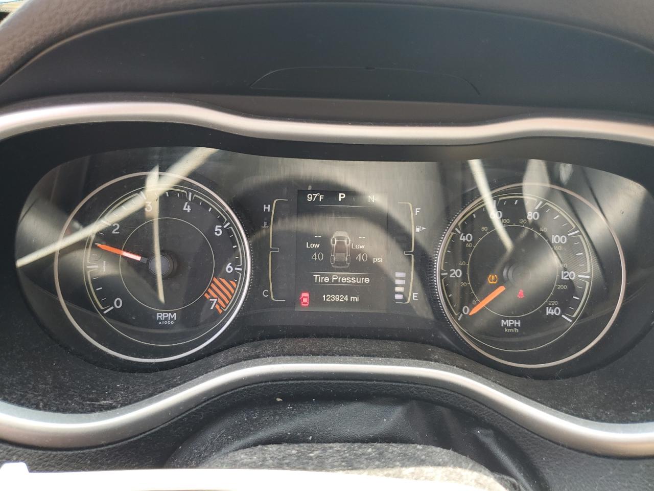 2015 Jeep Cherokee Latitude VIN: 1C4PJMCB3FW543042 Lot: 64195225