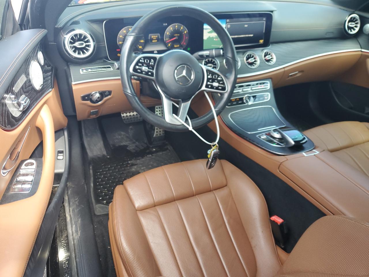 V (W213, S213, C238) V (W213, S213, C238)