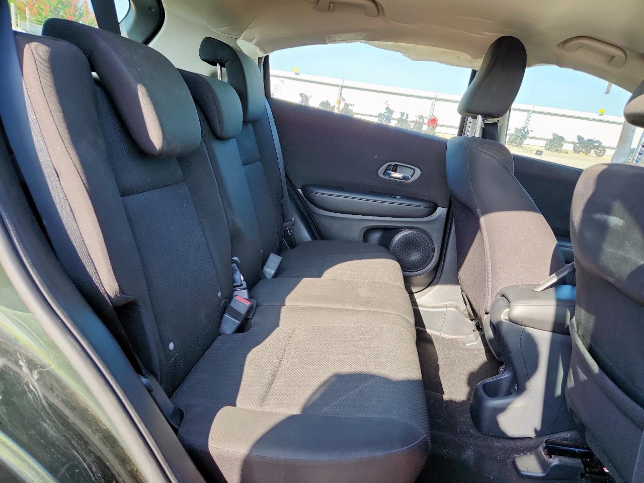 2017 Honda Hr-V Lx VIN: 3CZRU5H3XHG700231 Lot: 64271635