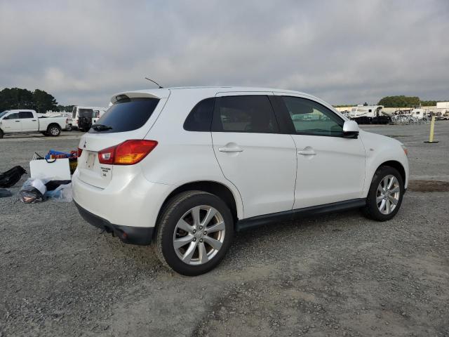  MITSUBISHI OUTLANDER 2015 Белы