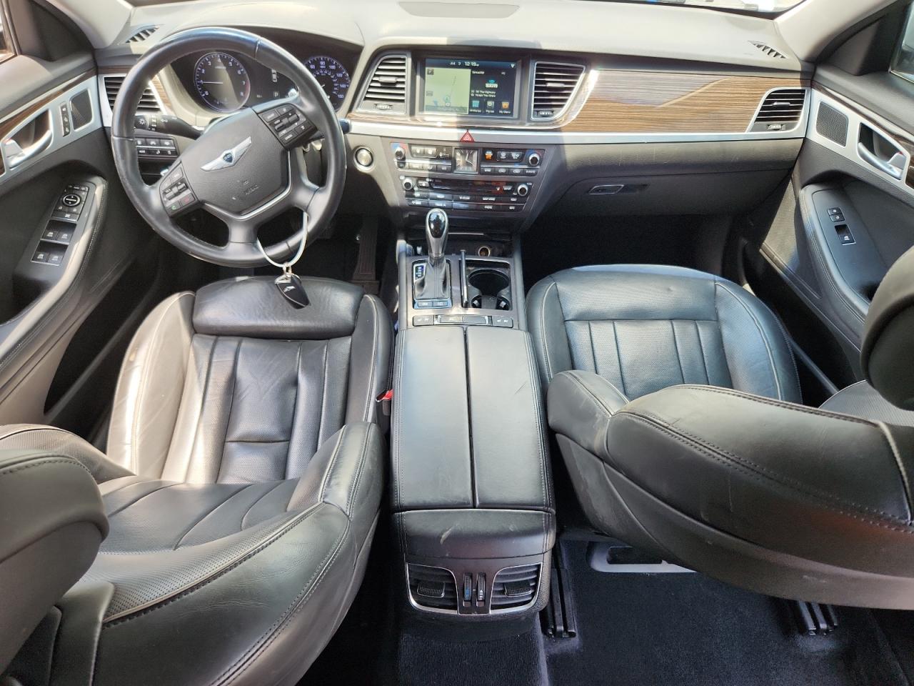 2015 Hyundai Genesis 3.8L VIN: KMHGN4JE5FU055297 Lot: 62937745