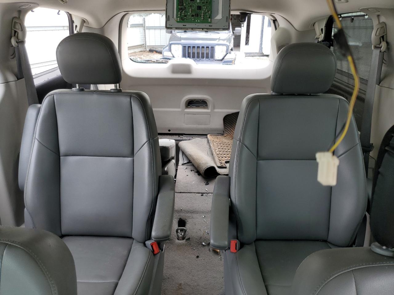 2011 Volkswagen Routan Se VIN: 2V4RW3DG8BR624111 Lot: 63447905