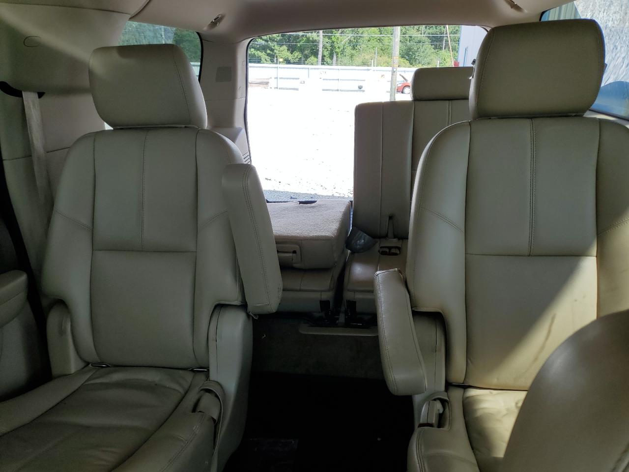 2014 Chevrolet Suburban C1500 Lt VIN: 1GNSCJE01ER151230 Lot: 63072005