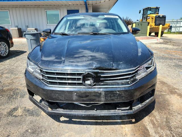  VOLKSWAGEN PASSAT 2019 Чорний