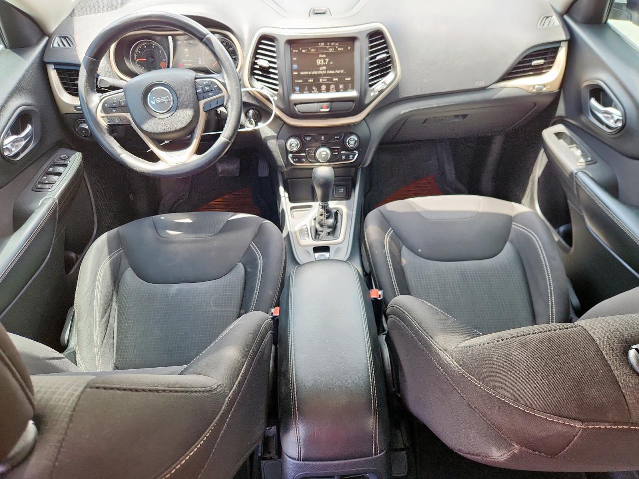 2015 Jeep Cherokee Latitude VIN: 1C4PJLCB3FW721493 Lot: 63034055