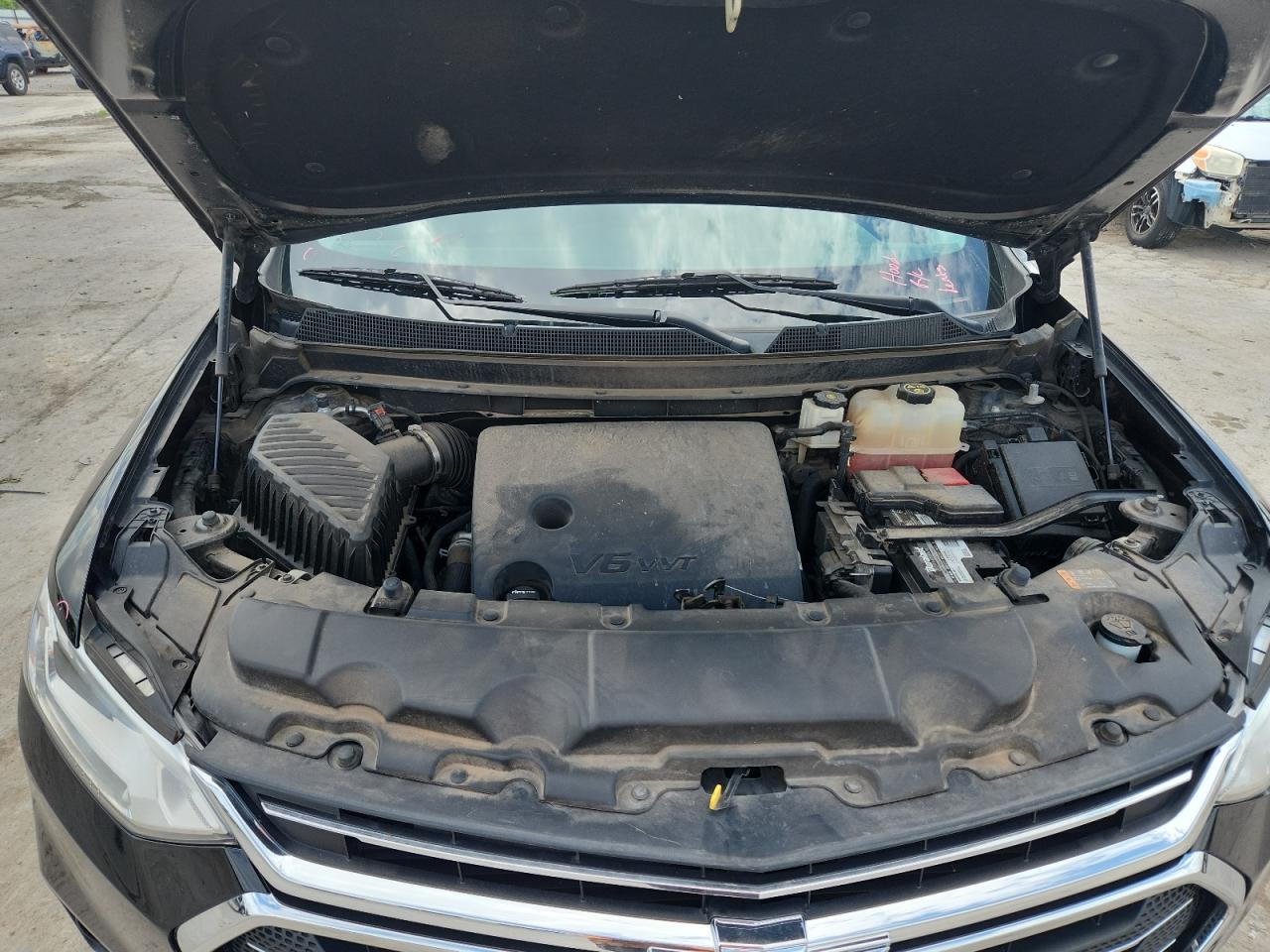 2018 Chevrolet Traverse Lt VIN: 1GNEVHKW8JJ165630 Lot: 63753335