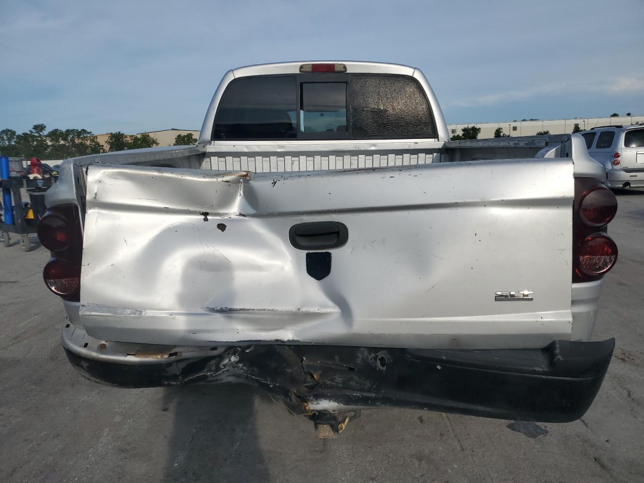 2005 Dodge Dakota Quad Slt VIN: 1D7HE48K75S195646 Lot: 63781995