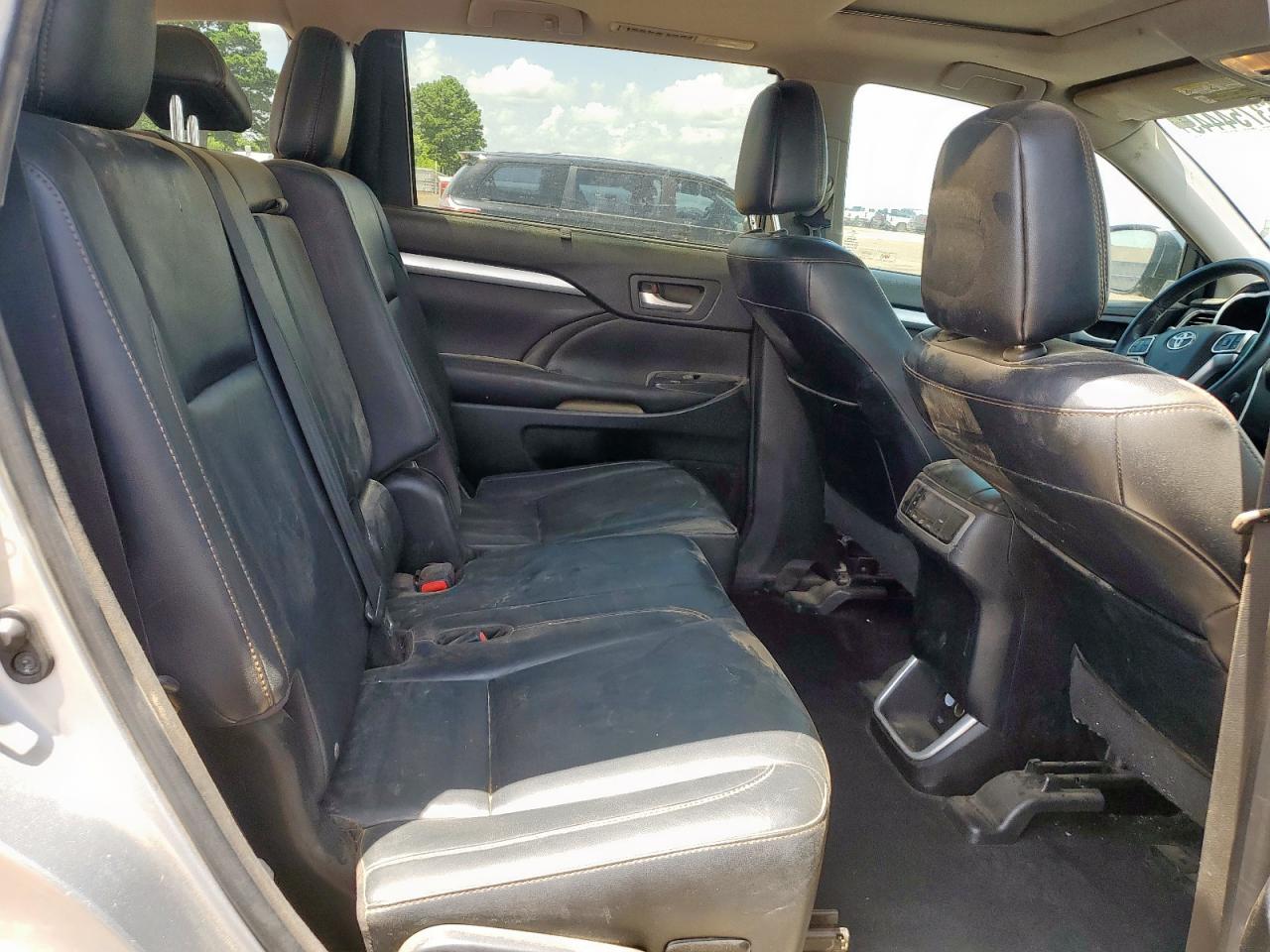 2016 Toyota Highlander Xle VIN: 5TDKKRFH4GS158482 Lot: 63754445