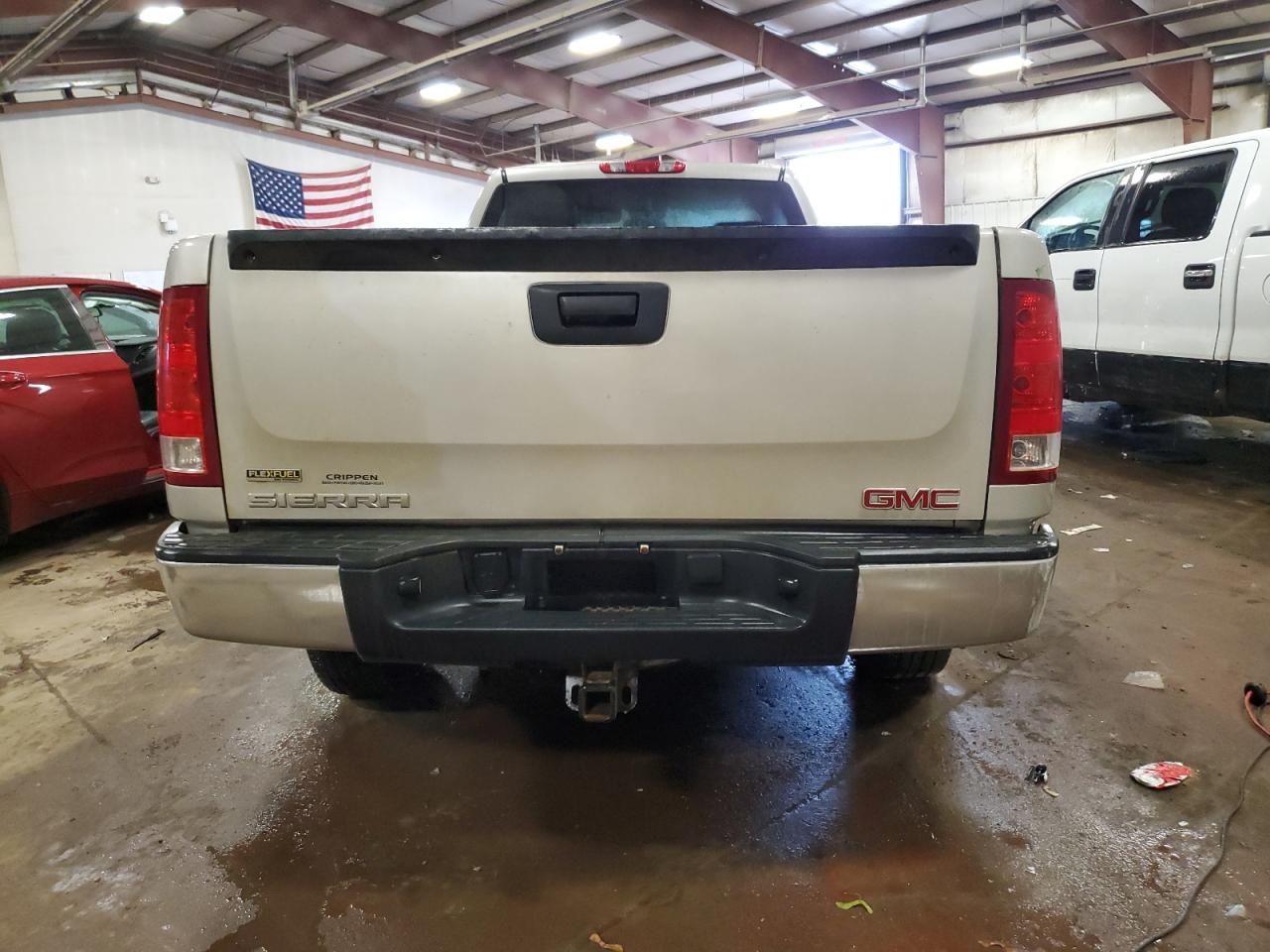 2008 GMC Sierra C1500 VIN: 1GTEC14008Z100555 Lot: 64600965