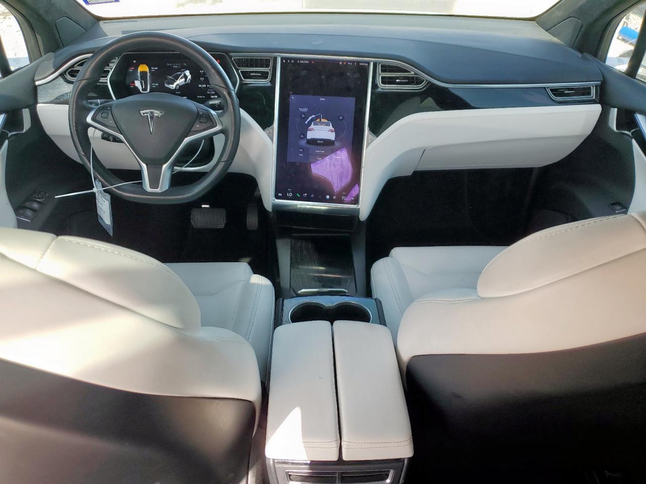 2017 Tesla Model X VIN: 5YJXCAE22HF061675 Lot: 65476395