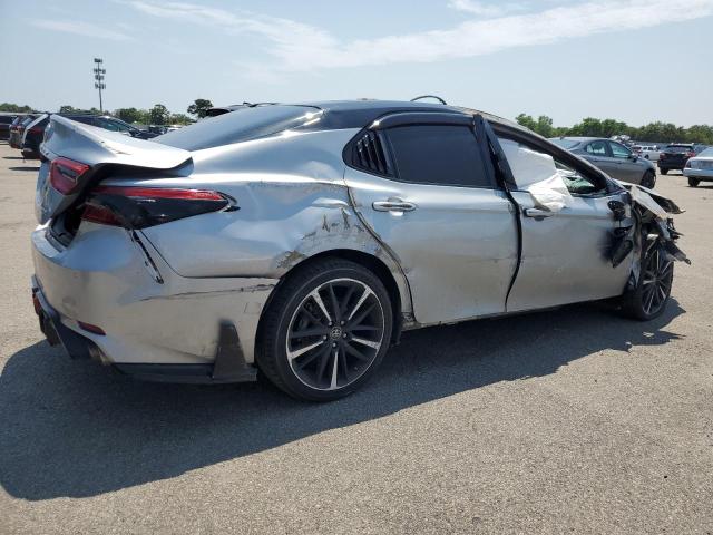  TOYOTA CAMRY 2018 Srebrny