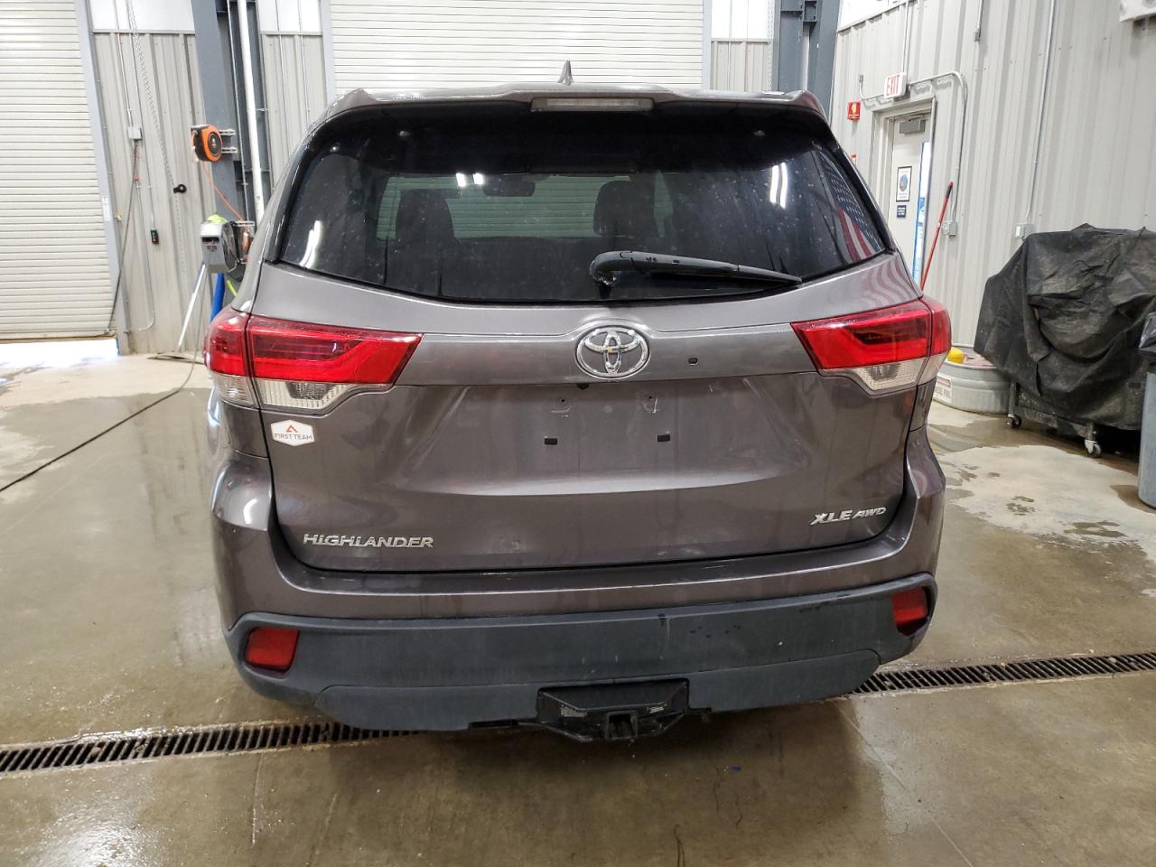 2018 Toyota Highlander Se VIN: 5TDJZRFH5JS548313 Lot: 62186615