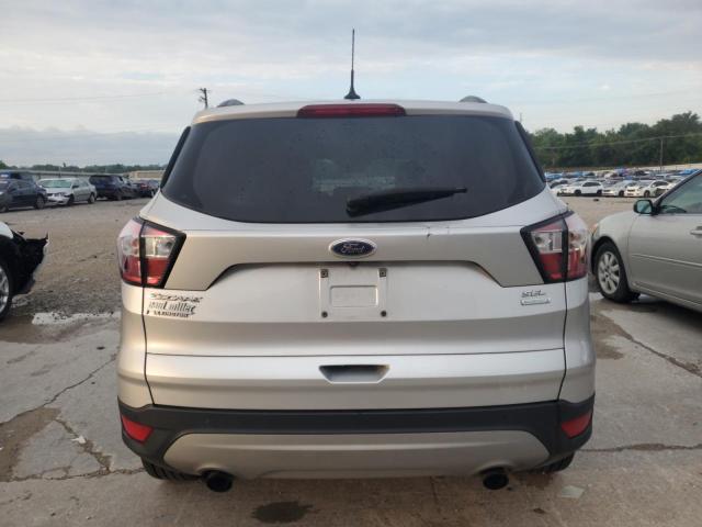  FORD ESCAPE 2018 Srebrny