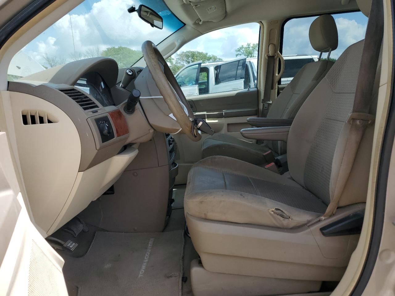 2009 Chrysler Town & Country Lx VIN: 2A8HR44E19R624097 Lot: 64850555