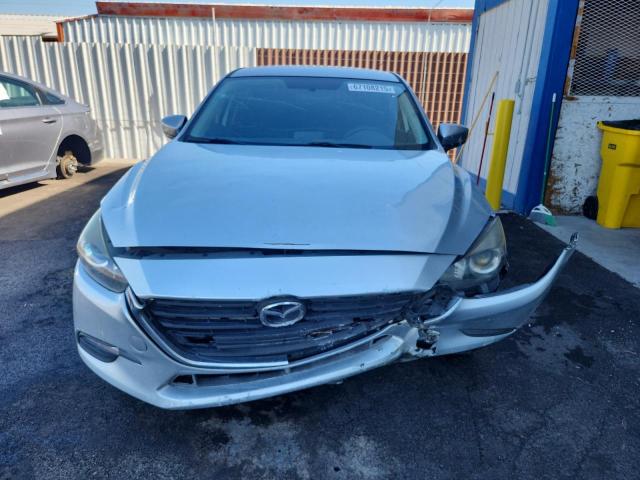 MAZDA 3 2017 Серебристый