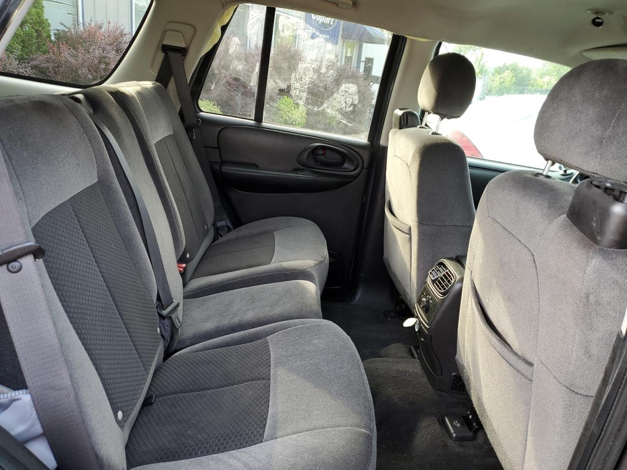 2008 Chevrolet Trailblazer Ls VIN: 1GNDT13S682237675 Lot: 65417405