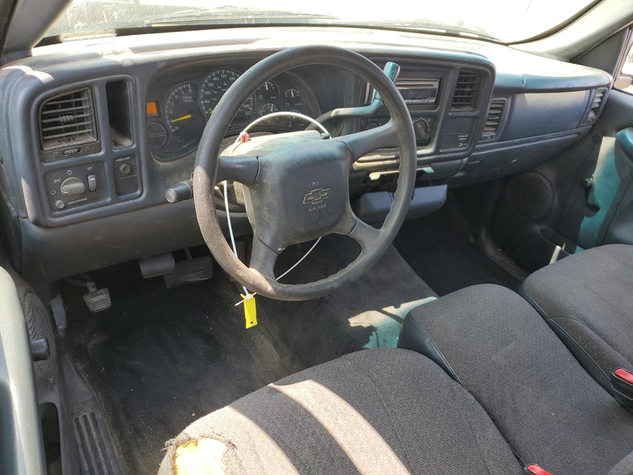 2000 Chevrolet Silverado C1500 VIN: 1GCEC14W6YZ299647 Lot: 63344075