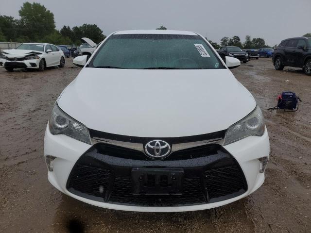  TOYOTA CAMRY 2015 Biały