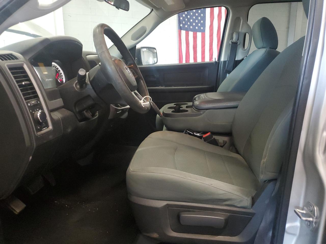 2017 Ram 1500 St VIN: 1C6RR7KG8HS633529 Lot: 64128545